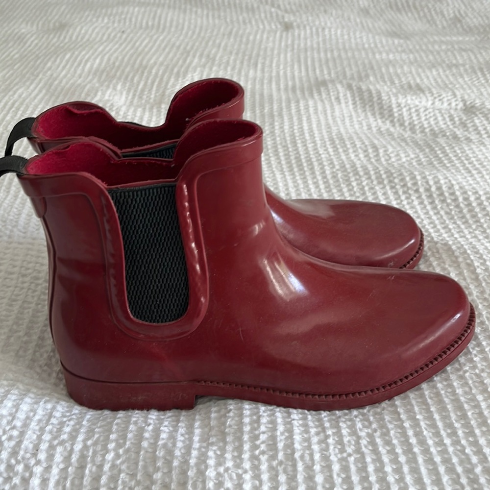 Red ankle rain boots